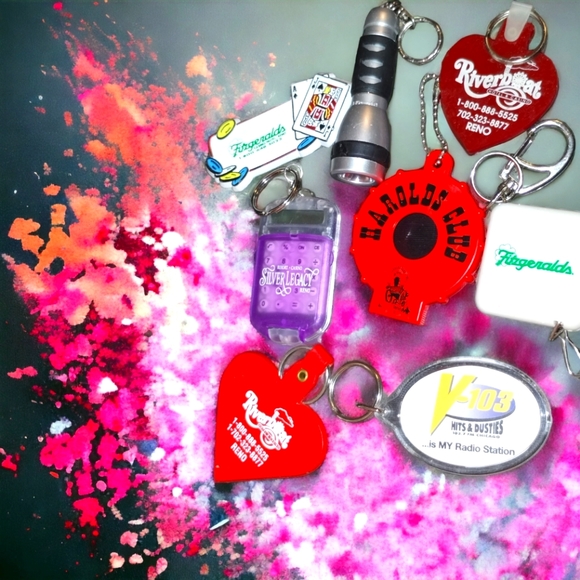 Really cool old Reno keychain lot, in great shape for you casino lovers! - Picture 3 of 4